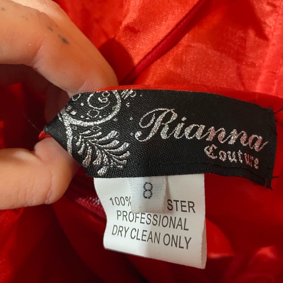 GRAD/PROM DRESS WOMENS SIZE 8. Used once. 10/10 condition. - Picture 3 of 3